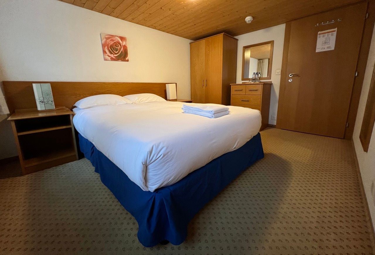 Double room with waterfall view